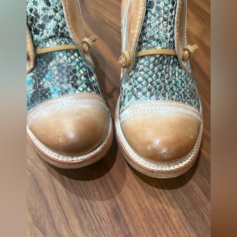 FREEBIRD Mable Oxford in multi turquoise. - Picture 4 of 7